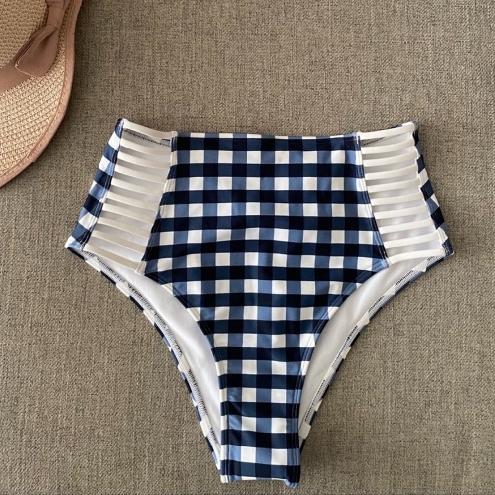 Abercrombie & Fitch Gingham High Waisted Women’s Cheeky Bikini Bottom✨